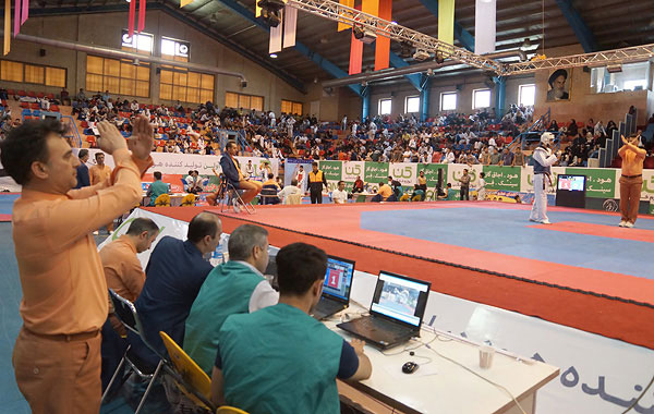 تکواندوکاران نوجوان به روی شیاپ چانگ می روند