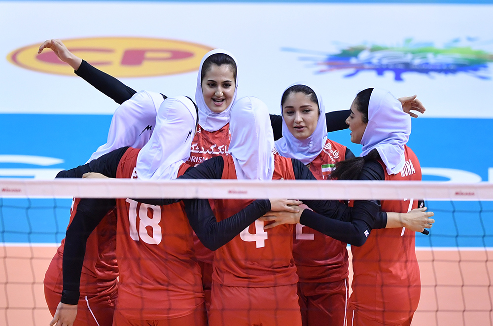 بانوان والیبالیست و مصاف با استرالیا