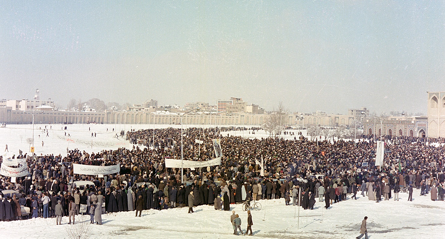 انتشار تصاویر دیده نشده از انقلاب مردم مشهد برای نخستین بار