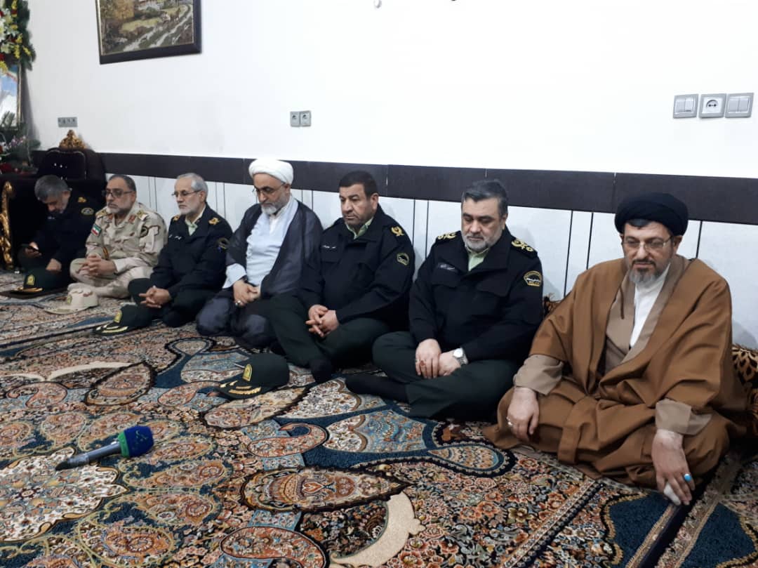 دیدار فرمانده انتظامی کشور با خانواده شهید نادری