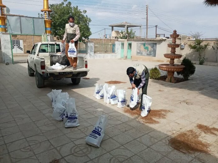 توزیع گوشت مرغ بین نیازمندان اهل میامی