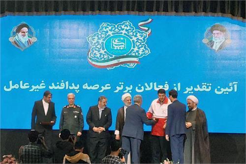 معرفی وزارت ارتباطات به عنوان دستگاه برتر در حوزه پدافند غیرعامل ( ویترین/ منبع : وزارت ارتباطات و فناوری اطلاعات) معرفی وزارت ارتباطات به عنوان دستگاه برتر در حوزه پدافند غیرعامل ( ویترین/ منبع : وزارت ارتباطات و فناوری اطلاعات)