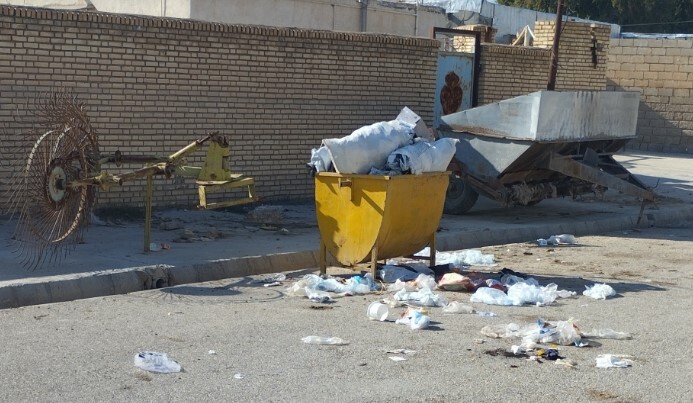 عدم جمع آوری زباله روستای ویسی توسط شهرداری سماله