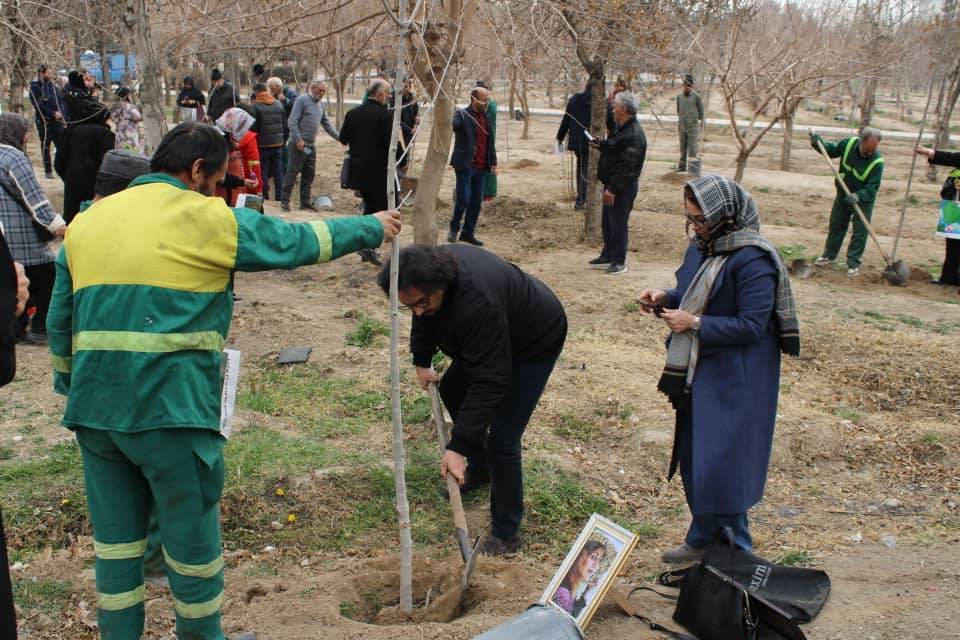 کاشت نهال به یاد اهداکنندگان عضو