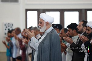 اقامه نماز عید قربان در مصلی کیش به روایت دوربین خبر