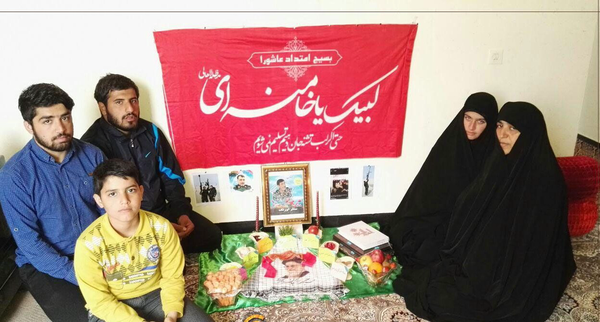 مردم متحدتر از همیشه پشت رهبری ایستاده‌اند