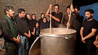 طبخ و توزیع ۲۰۰ دیگ حلیم نذری در روستای مشهد کاوه