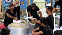 توزیع نذرواره احسان امام حسین (ع) در بندرعباس