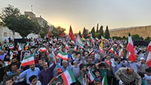 فارس ، یکصدا حمایت از نیرو‌های مدافع میهن را فریاد زد