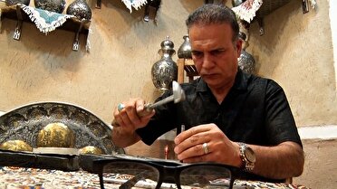 روایتی از هنر دست استادکاران صنایع دستی در اصفهان