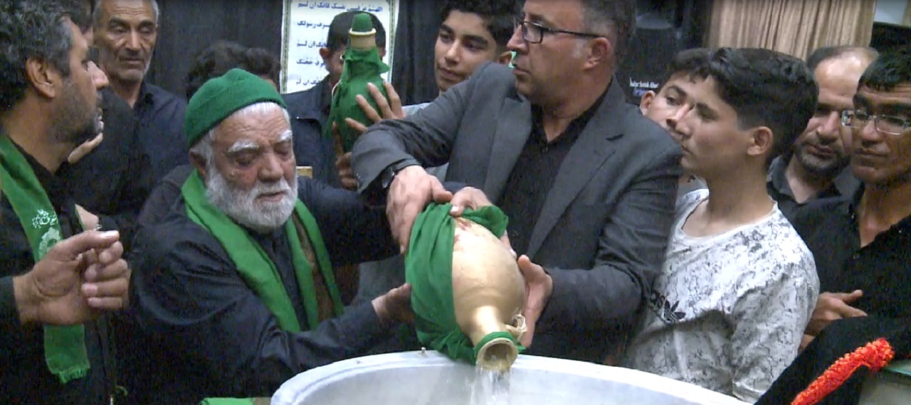 برگزاری مراسم آئینی طشت گذاری در سریش آباد
