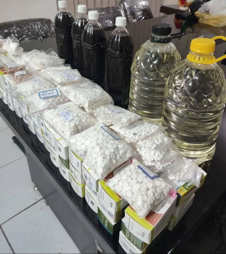کشف داروهای غیرمجاز در نیشابور کشف داروهای غیرمجاز در نیشابور