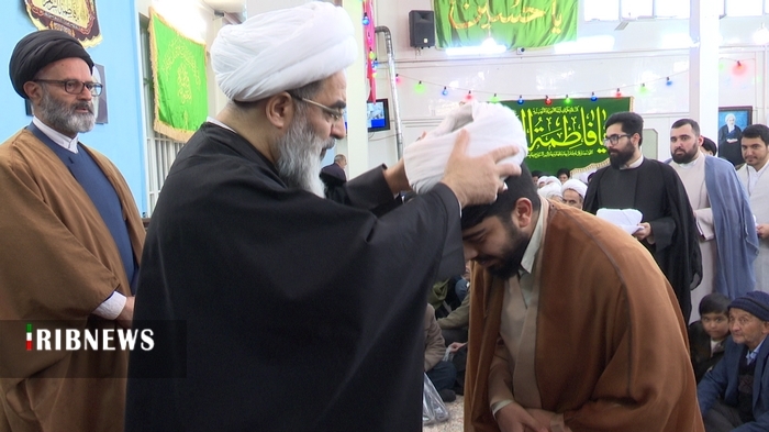 عمامه گذاری طلاب جوان در قم عمامه گذاری طلاب جوان در قم